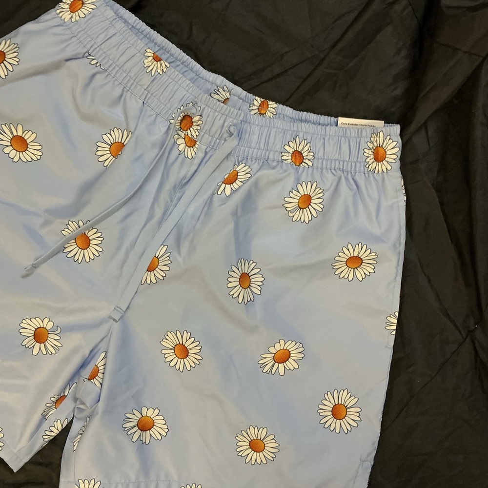 Nike Light Blue Floral Shorts - Picture 2 of 9